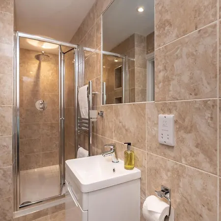 Manesty House - Only - No Kitchen-living Guest house