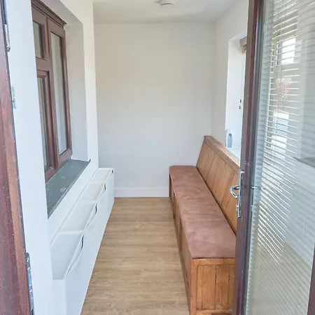 Manesty House - Only - No Kitchen-living