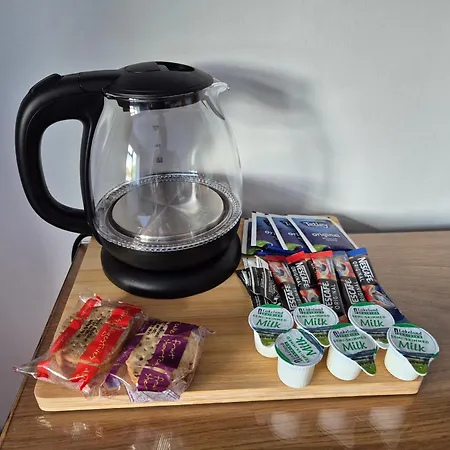 Guest house Manesty House - Only - No Kitchen-living