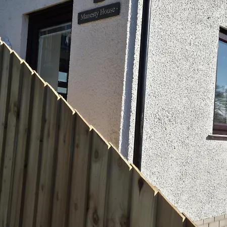 Manesty House - Only - No Kitchen-living